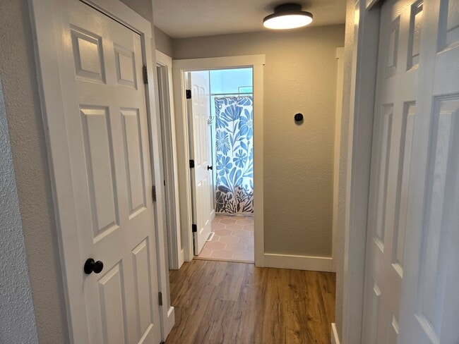 Building Photo - Love the area you live ! 3 bedroom 2 bath ...
