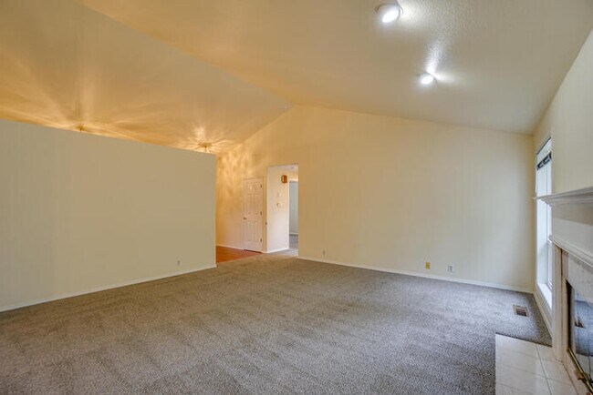 Building Photo - LARGE THREE BEDROOM HOME WITH RV /BOAT PAR...