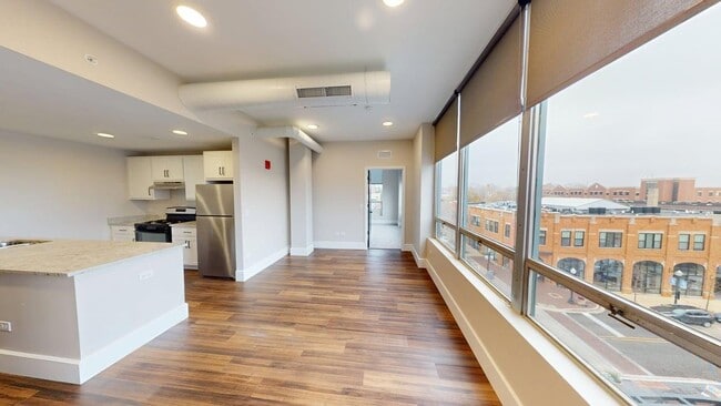 Building Photo - 40 Dupage Ct