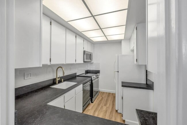 Building Photo - 1515 Floribunda Ave