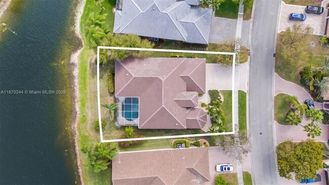 Building Photo - 5135 Kensington Cir