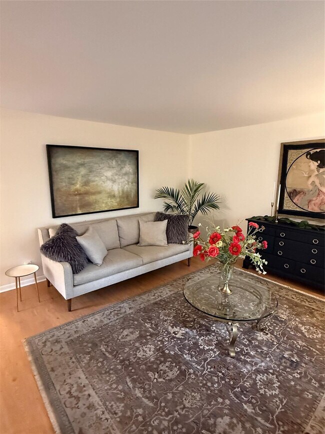 Building Photo - 15126 Ashland St