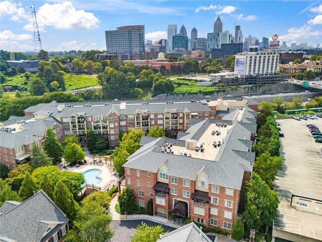 Building Photo - 1735 W Peachtree St NE