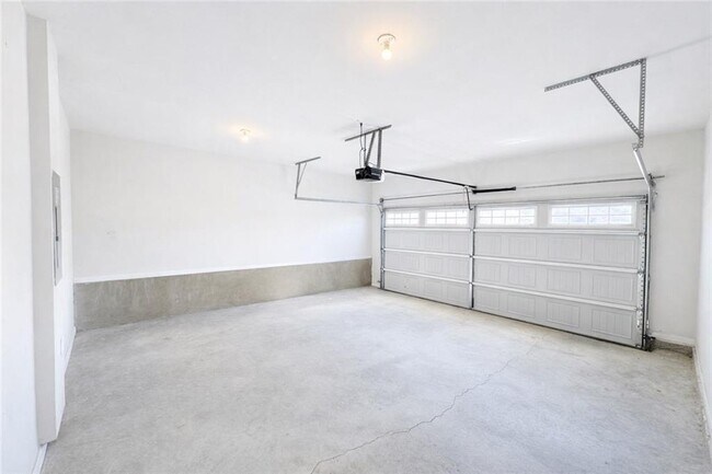 Building Photo - 5258 City Walk Dr