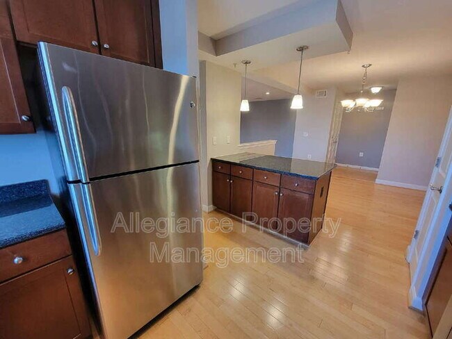 Building Photo - 4151 S Four Mile Run Dr