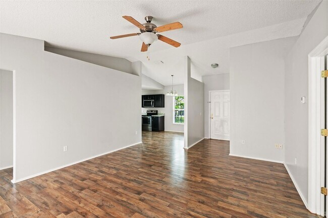 Building Photo - 795 Squirrel Ct