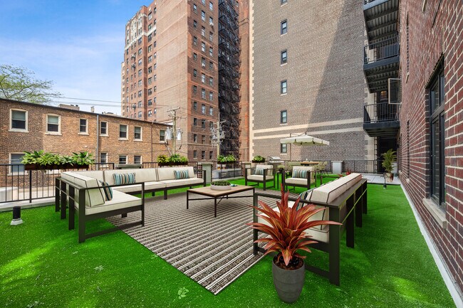 Unit 203 Private Terrace - 434 W Melrose St