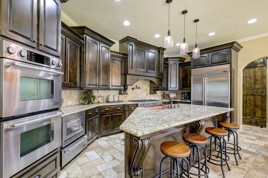 Building Photo - 4434 Chateau Creek Way