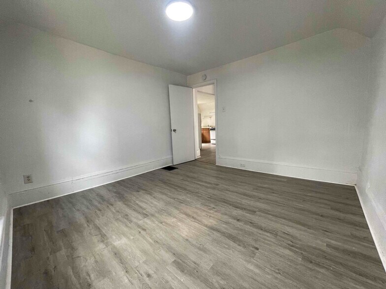 Building Photo - 608 3rd St