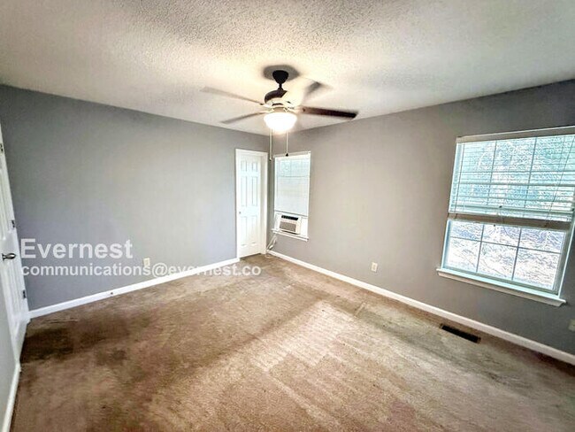 Building Photo - 6927 Brittany Ln