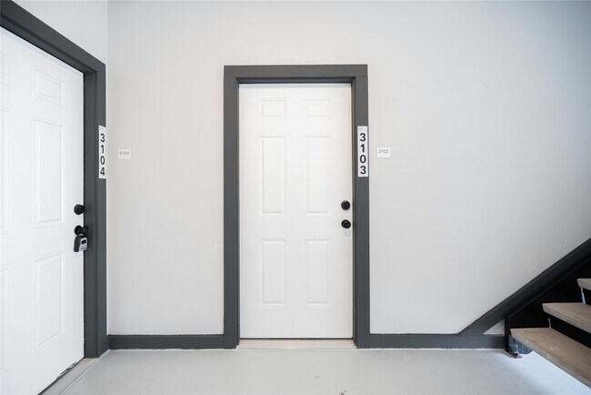 Building Photo - 2101 Reinke Rd