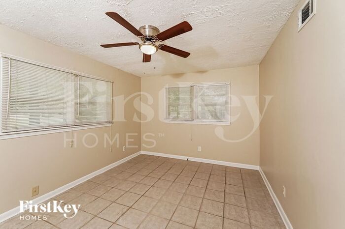 Building Photo - 308 Orange Cir