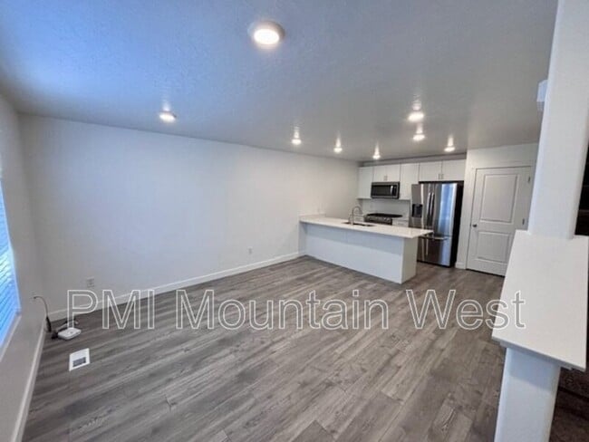 Building Photo - 3898 Bowie Dr