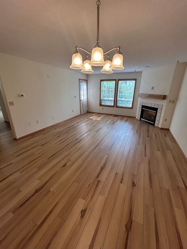 Building Photo - 824 NE Ashby Ct