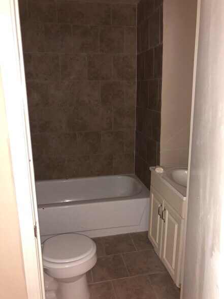 Building Photo - 7151 N Sun Country Rd