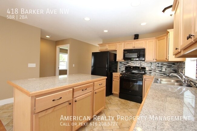 Building Photo - 418 Barker Ave NW