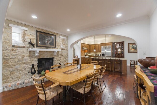 Building Photo - 6 W Monteagle Cir