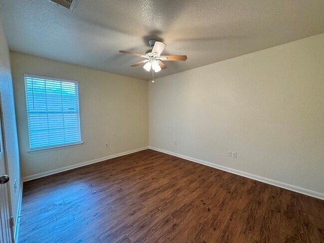 Building Photo - 7309 Ritchie Dr