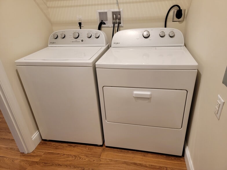 Building Photo - 143 Cedarwood Dr