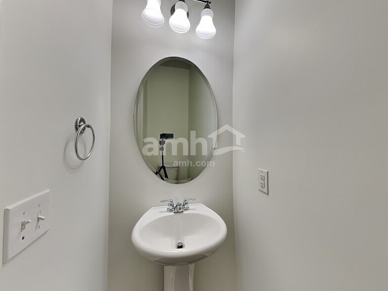 Building Photo - 1505 Ridge Haven Rd