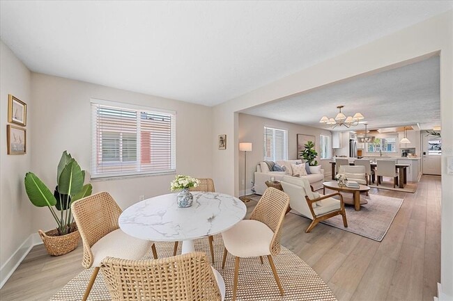 Building Photo - 914 Spanish Dr S