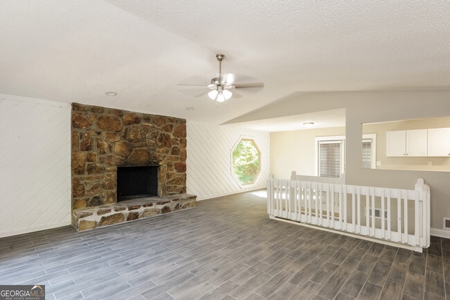 Building Photo - 5168 Legendary Ln