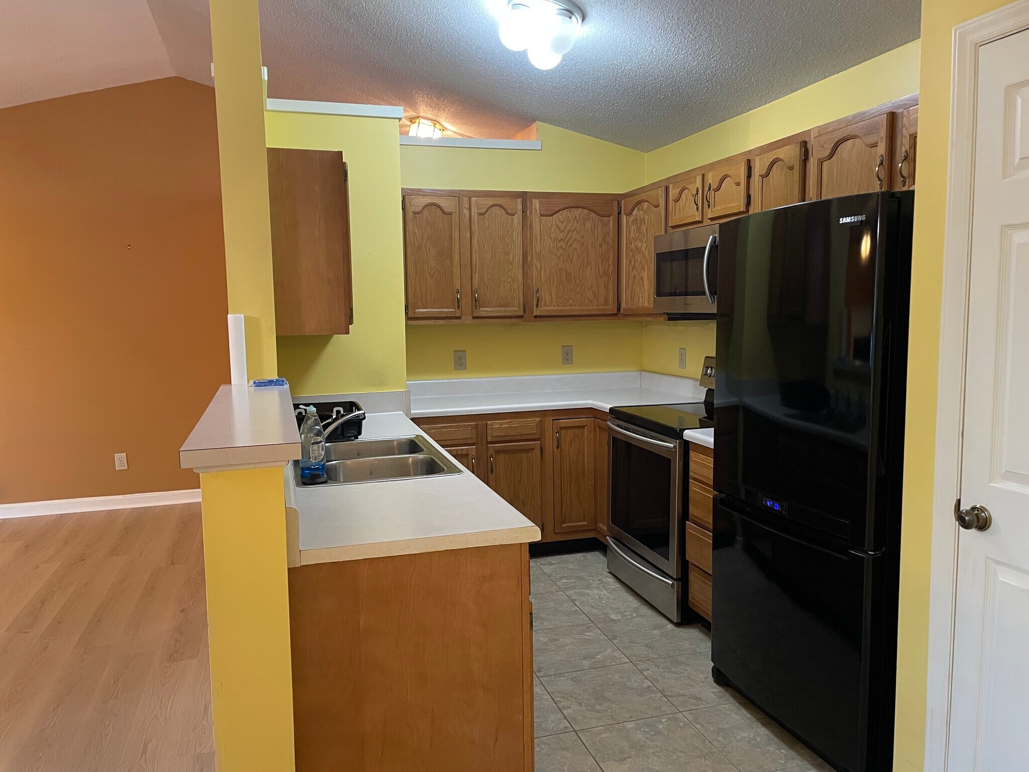 Building Photo - 6704 W Friendly Ave