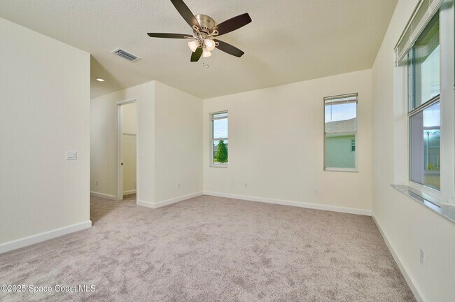 Building Photo - 5940 Manzanita Way