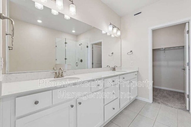 Building Photo - 192 Ambrose St