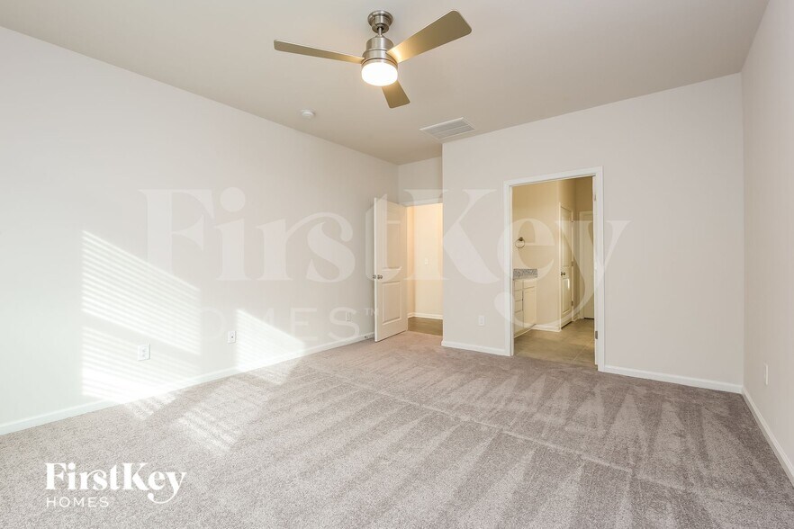 Building Photo - 709 Ridgemoor Trl