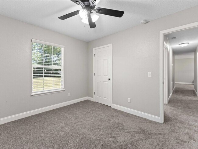 Building Photo - Charming 3 Bedroom Renovated Retreat: Cozy Home with New Upgrades in Serene Neighborhood