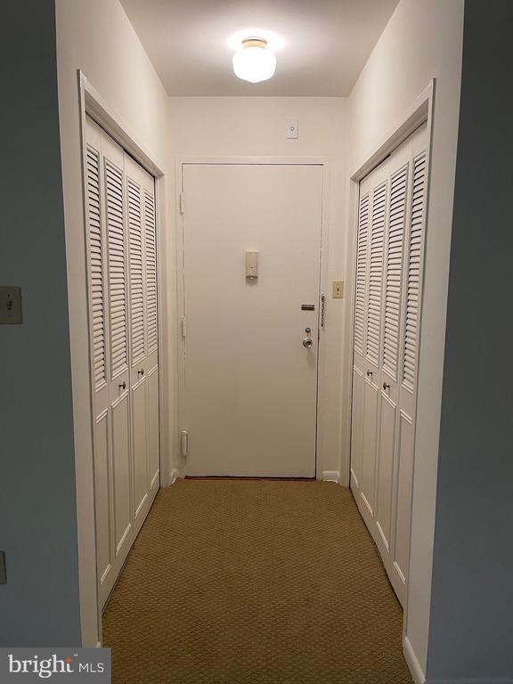 Building Photo - 10401 Grosvenor Pl