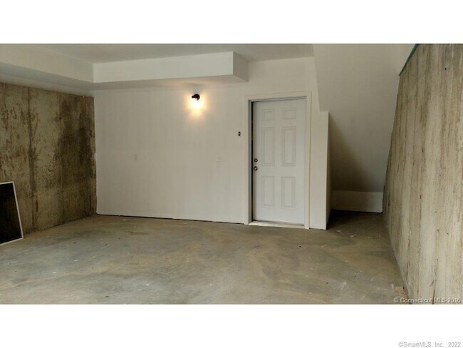 Building Photo - 1 Hamilton St