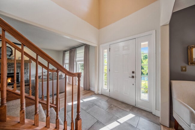 Building Photo - 403 Pembroke-