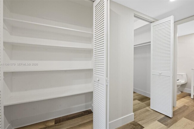 Building Photo - 8107 SW 72nd Ave