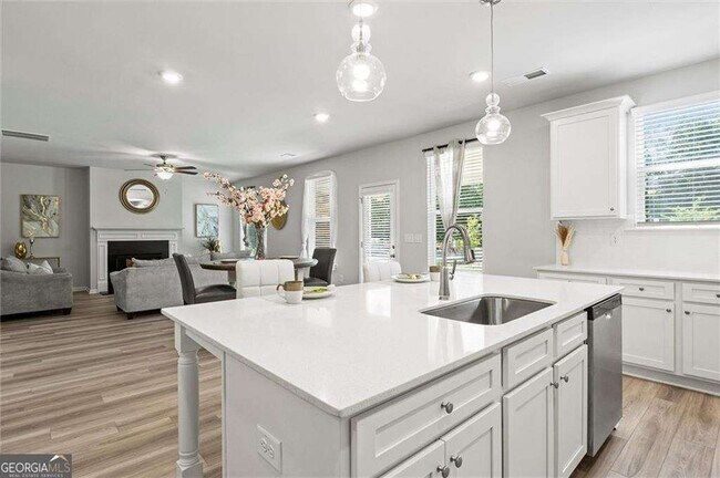 Building Photo - 213 Chiswick Lp