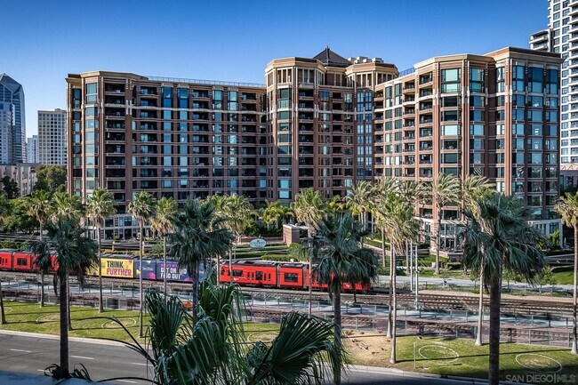 Building Photo - 500 W Harbor Dr