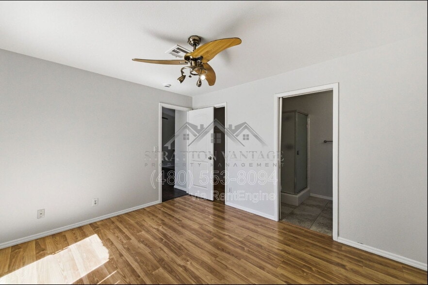 Building Photo - 653 W Guadalupe Rd