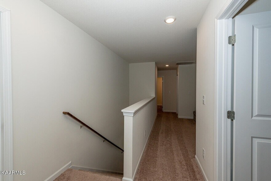 Building Photo - 1606 River Poppy Rd
