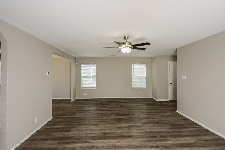 Building Photo - 25322 Longbranch Run