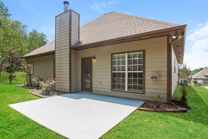 Building Photo - 325 Bedford Cir