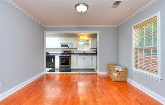 Building Photo - 831 Tanner Dr