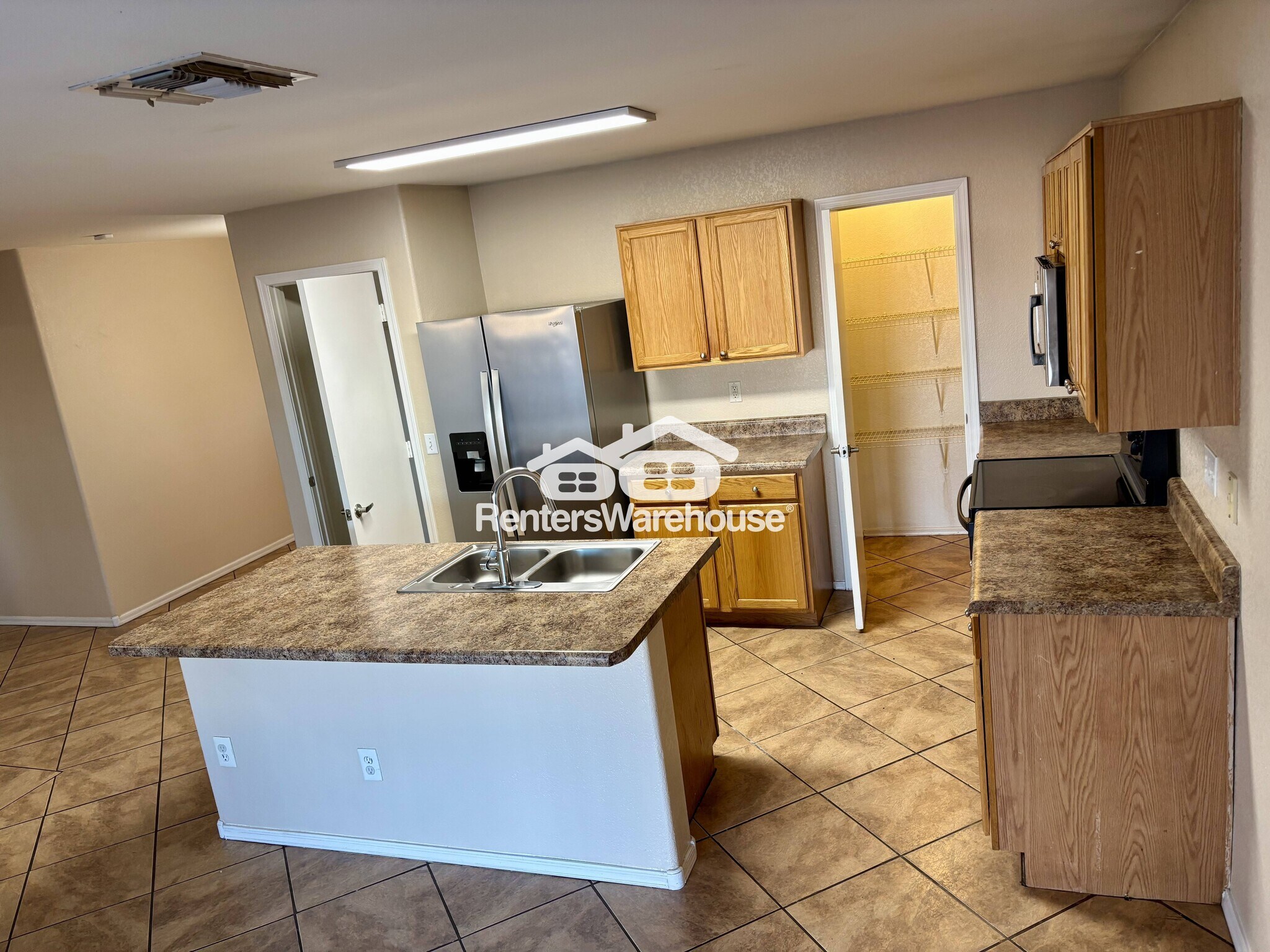 Building Photo - 2607 S 71st Dr