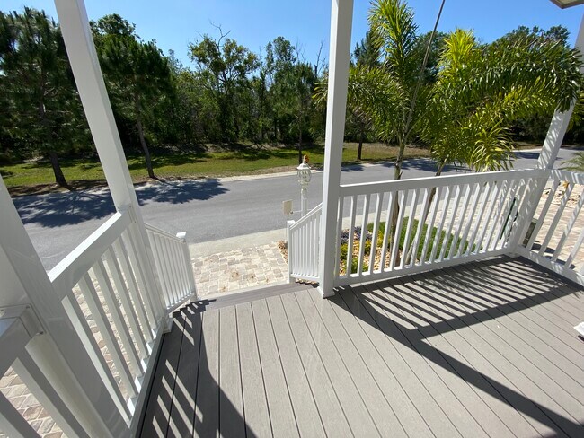 Building Photo - 435 Cary Ln