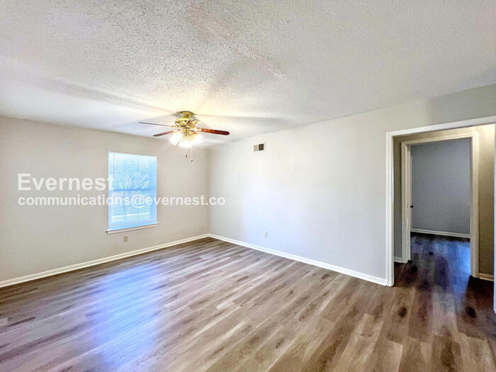 Building Photo - 8405 Greenbrook Pkwy