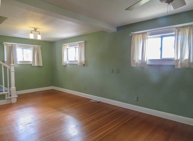 Building Photo - *** 4 Bedroom Sellwood Home ***