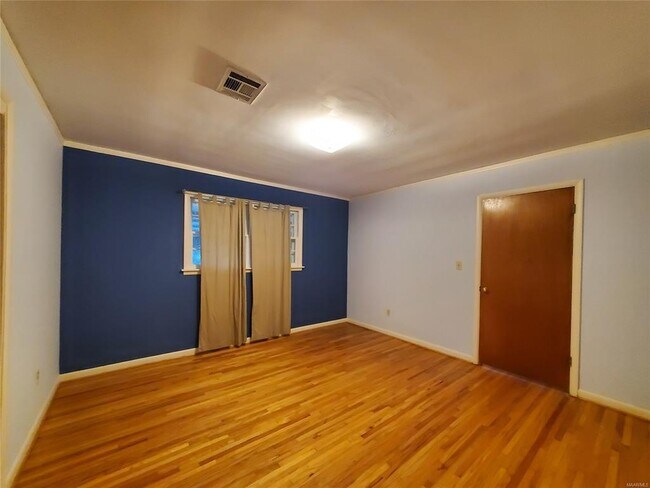 Building Photo - 179 W Rosemary Rd