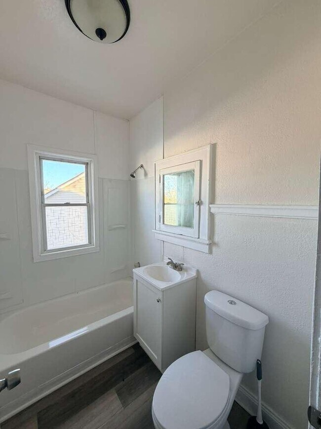 Building Photo - 2217 N 15th St