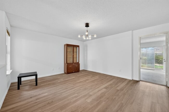 Building Photo - 2818 Crest Park Dr