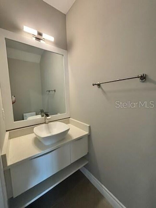 Building Photo - Providence Townhome For Rent